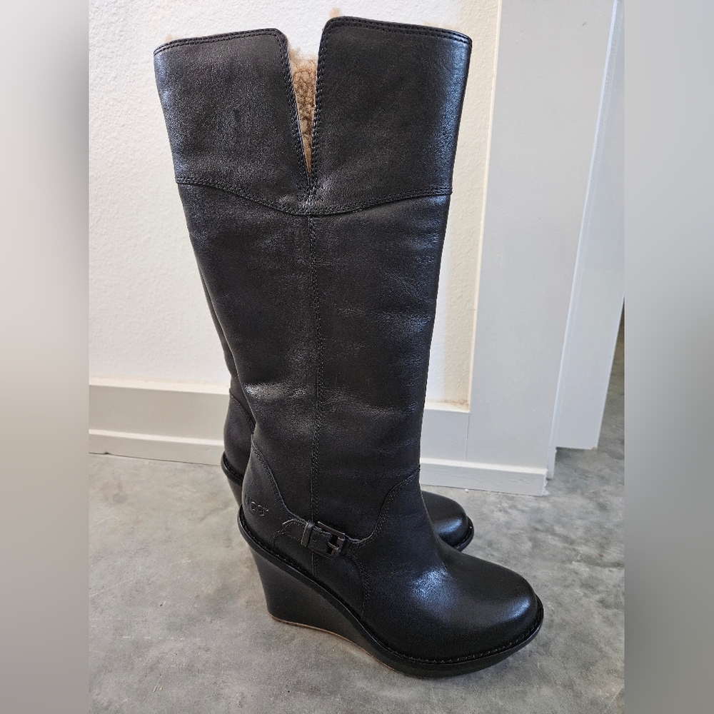 UGG Sidonie Boots